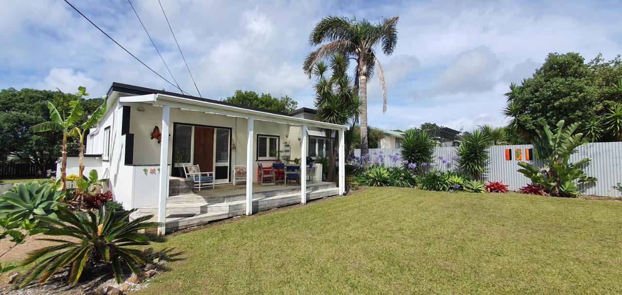 Quintessential Kiwi Bach Villa Oneroa Exterior foto